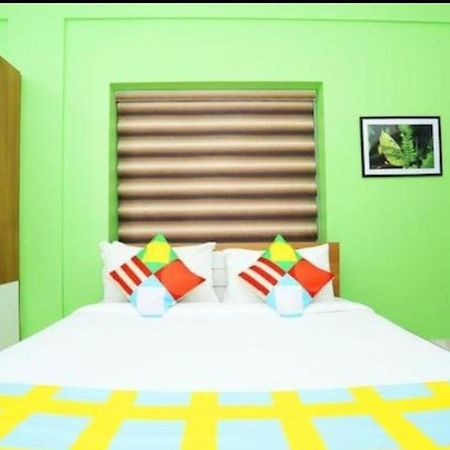 The Solo Apartments Kadavanthra Kochi Esterno foto