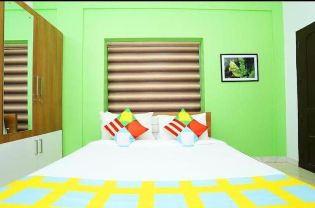 The Solo Apartments Kadavanthra Kochi Esterno foto