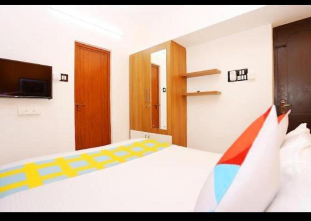 The Solo Apartments Kadavanthra Kochi Esterno foto
