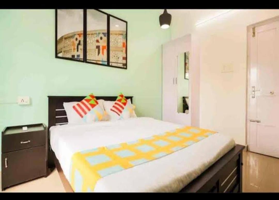 The Solo Apartments Kadavanthra Kochi Esterno foto